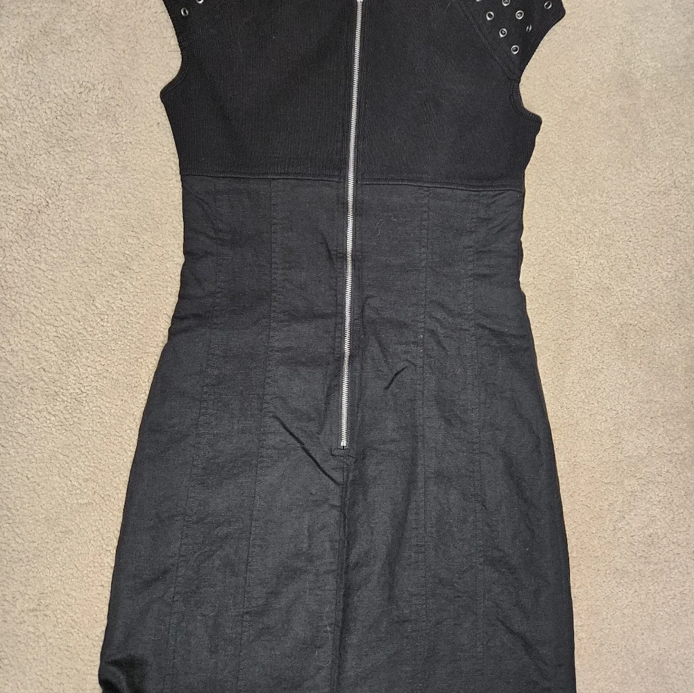 Dress - Picture 4 of 4